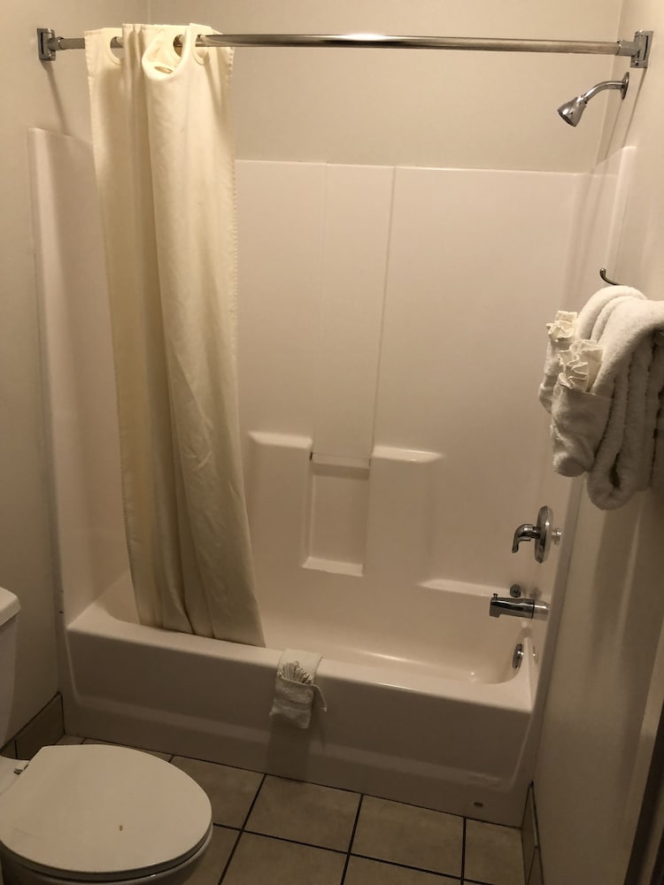 Whitesboro Inn & Suites