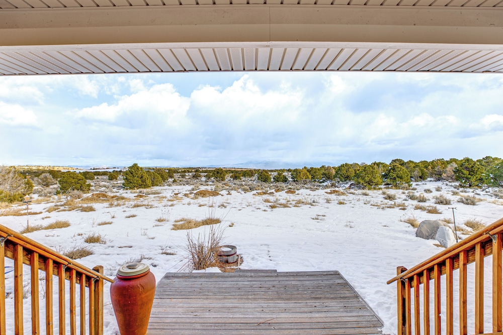 Luxe Mesa View Home on 35 Acres w/ Wraparound Deck