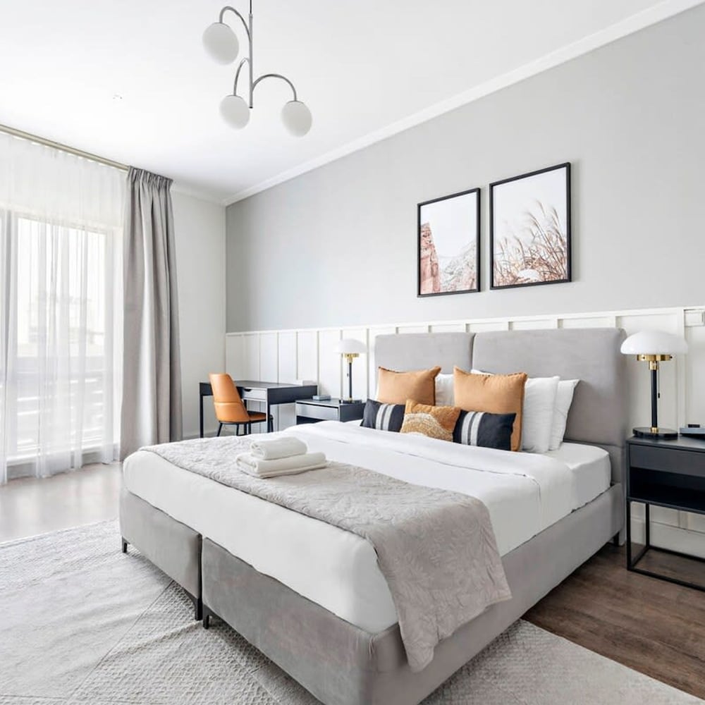 Silkhaus High Floor in Southridge Modern Tower