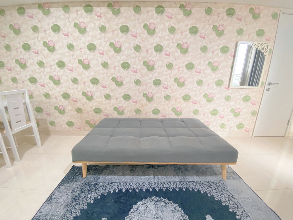 Compact and Nice Combined Unit 1BR Apartment at Warhol (W/R) Residence