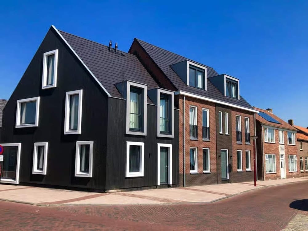 Beautiful Lodge Close to the Beach