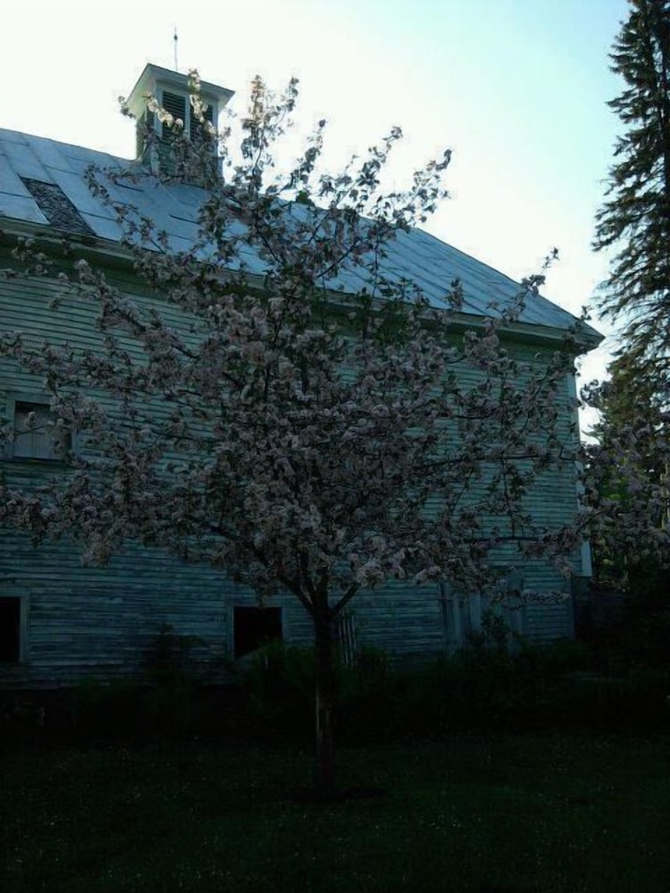 Spillover Motel and Inn