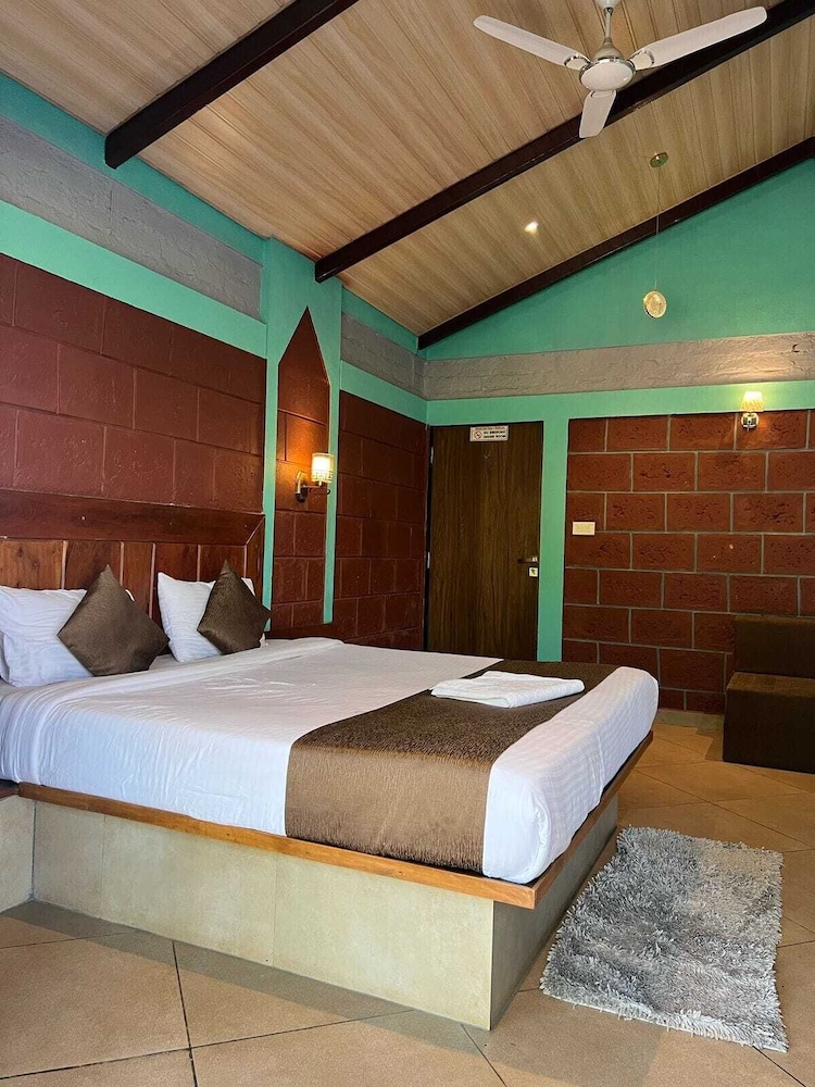Royal Stone Resort