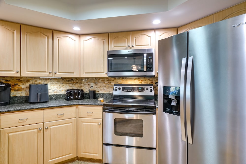 Waterfront Cape Coral Vacation Home w/ Lanai! view 2