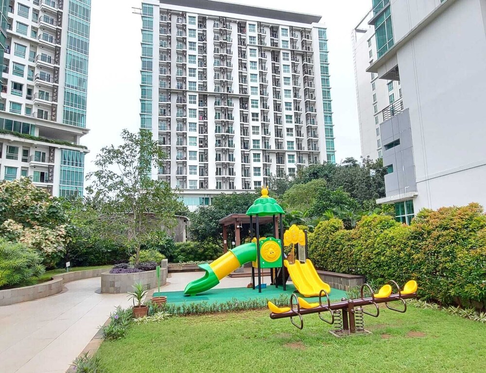 Good Location 2Br Apartment At Woodland Park Residence