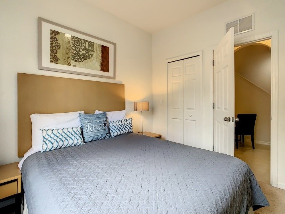 4br Home W Hottub In Regal Oaks Resort Near Disney 4 Bedroom Townhouse