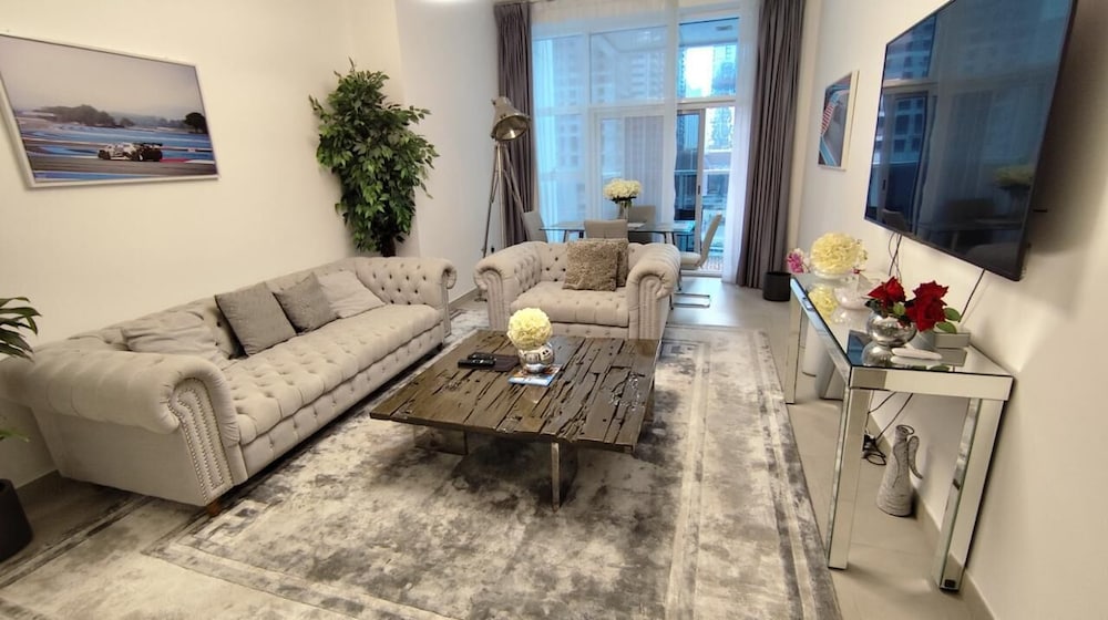 Phaedrus Living: Dubai Marina Arcade Residence 703