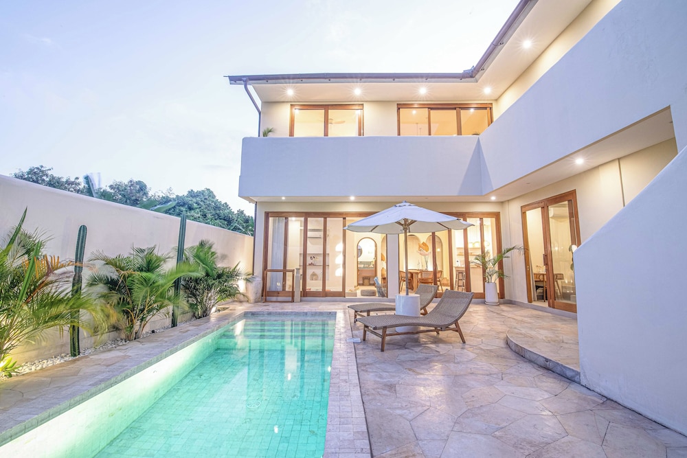 Luxury 4BR Villa With Private Pool in Canggu