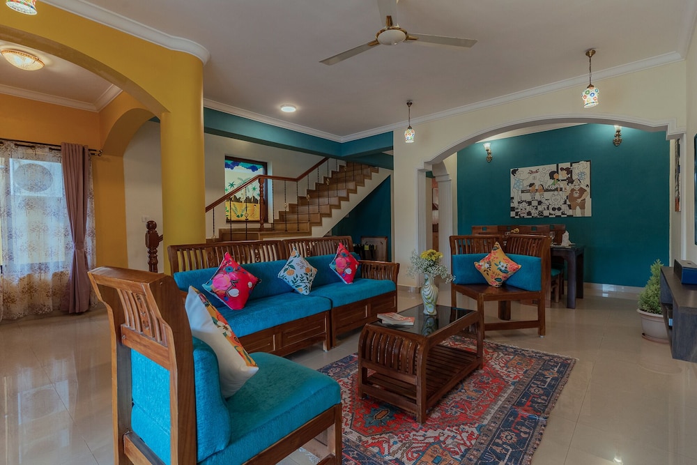 TreeHouse Blue Hotel & Villas