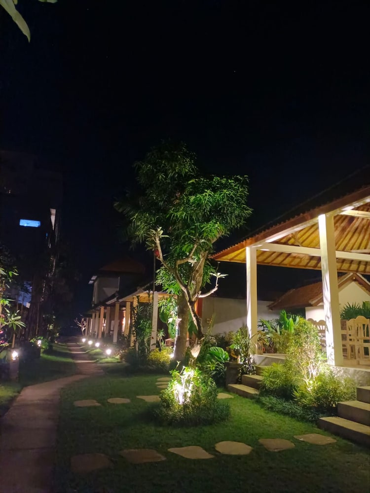 Utama Villas Beach Front Candidasa view 3