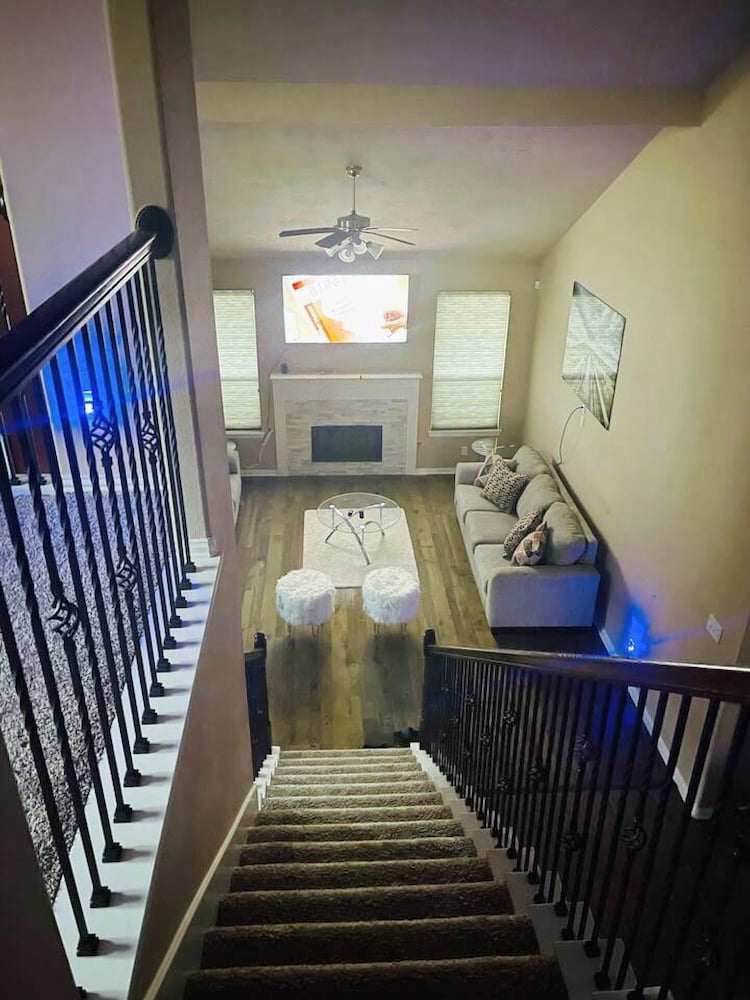 Luxury Stay - Near Houston Airport