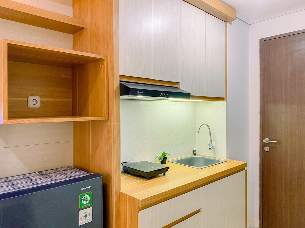 Cozy And Enjoy Living Studio Transpark Juanda Bekasi Timur Apartment