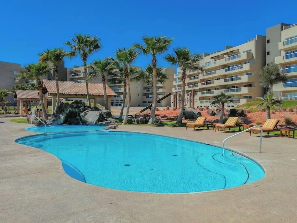 Peaceful Condo With Ocean View