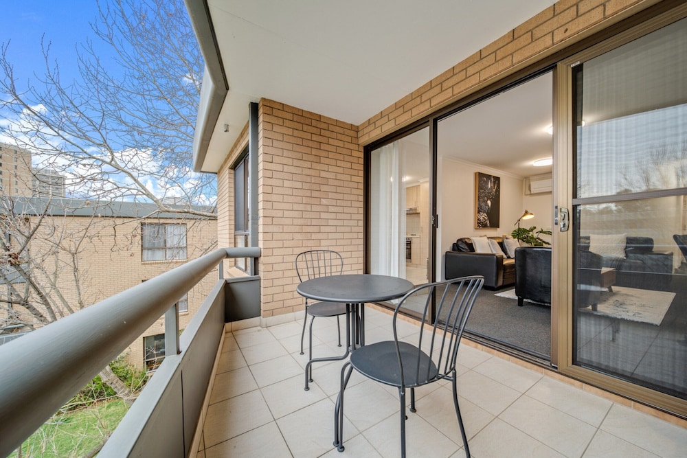 2-bed With Pool, Bbq, Tennis Court & Parking