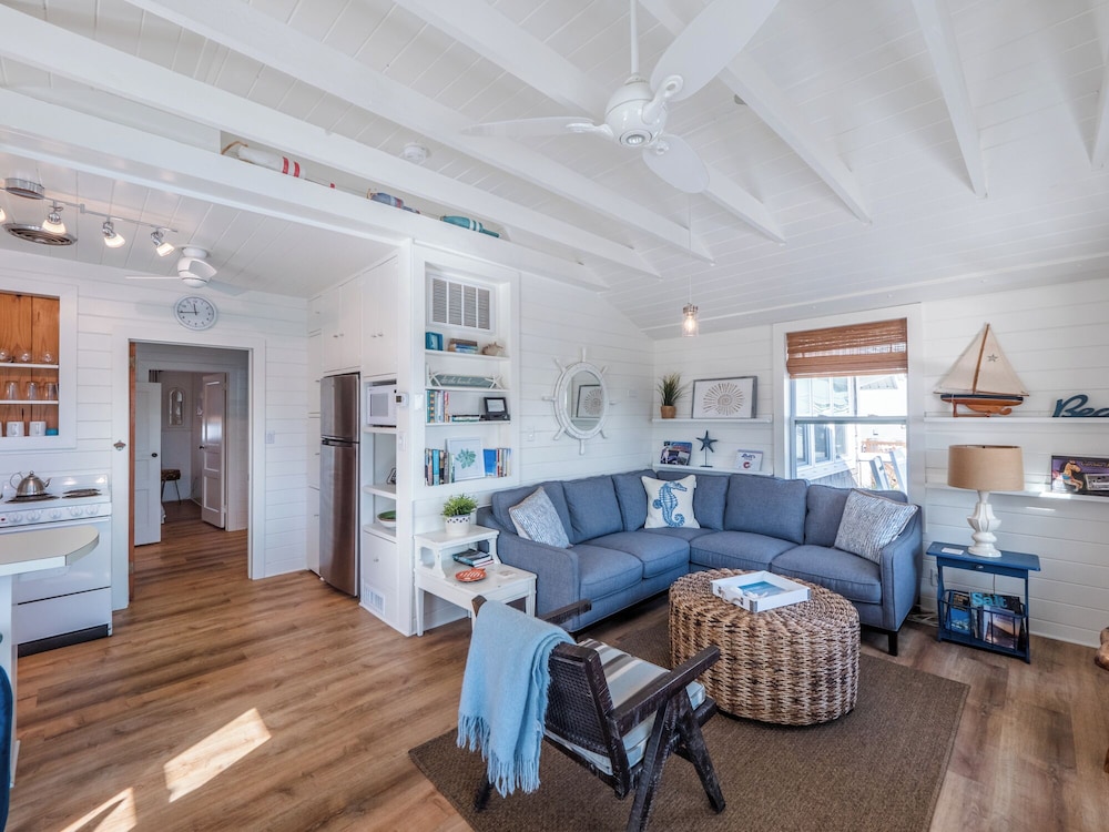 Cottage at Scotch Bonnet by Carolina Retreats
