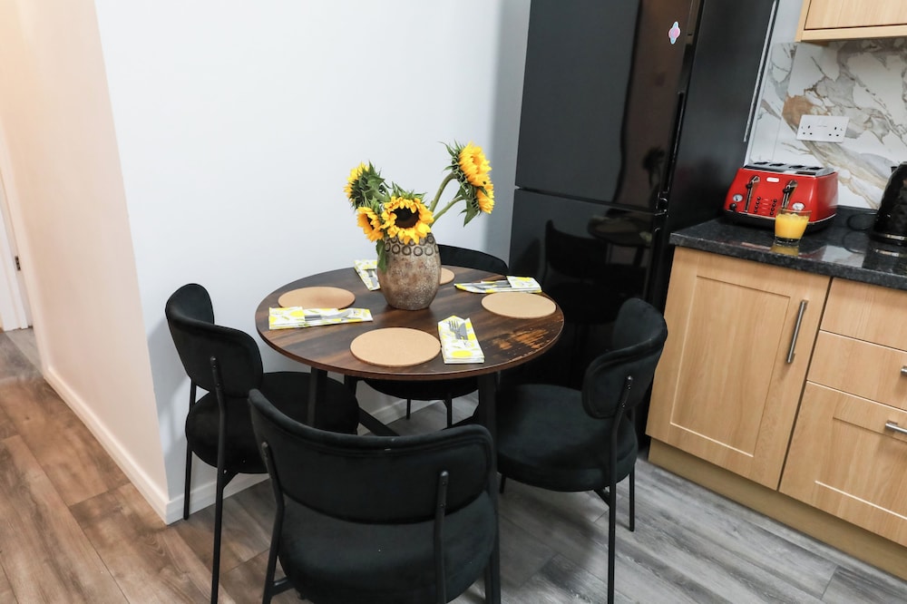 Victoria Road Apartment in Stoke