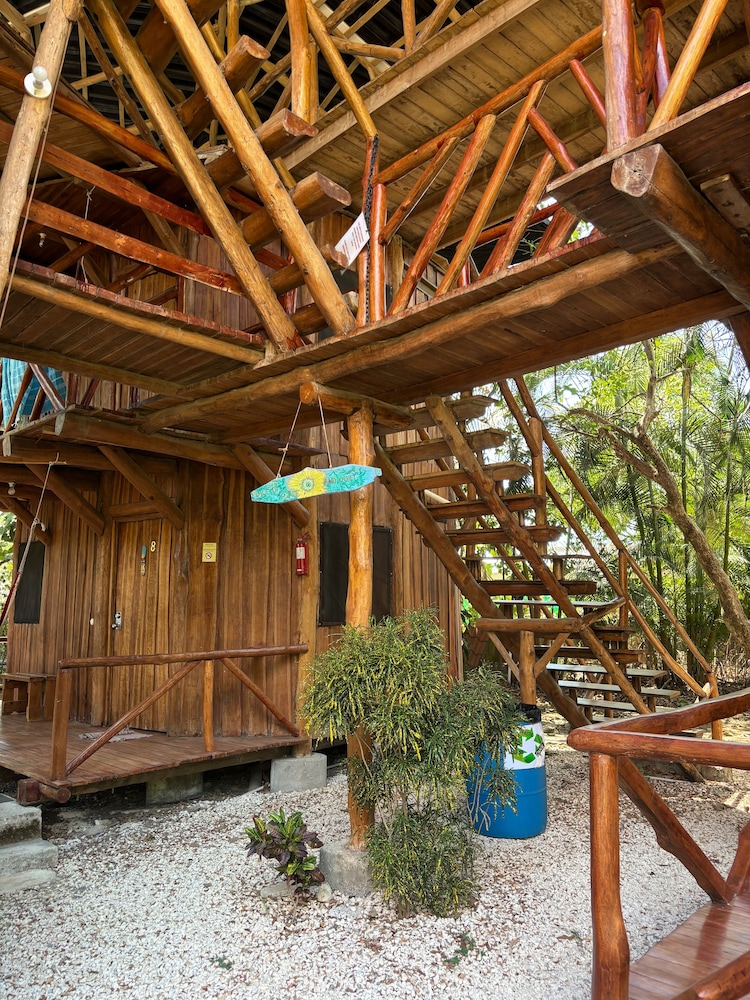 Don Jons Lodge -Surf & Yoga