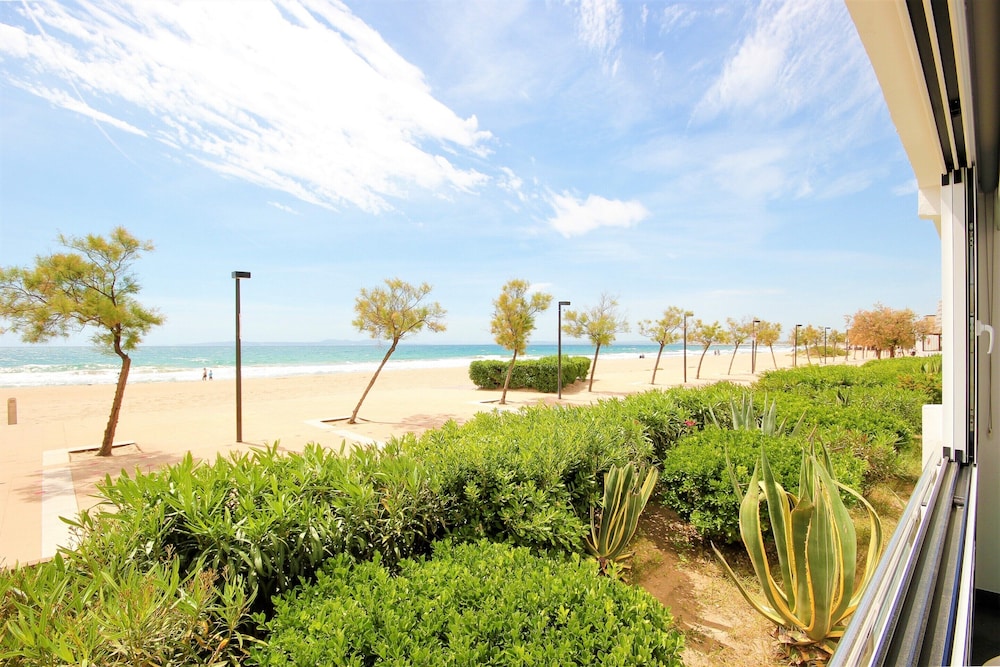 Apartment in Roses by Sta Margarita Beach