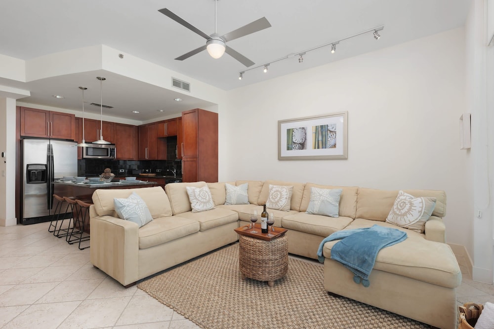 Prestigious Luxury Beach & Bay Patios Xl Size 3 Bedroom Apts