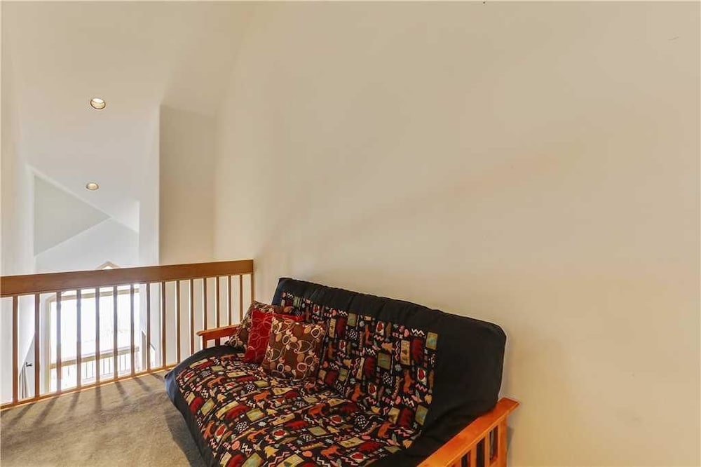 Pines 101 Ski in out 4 BR Town House
