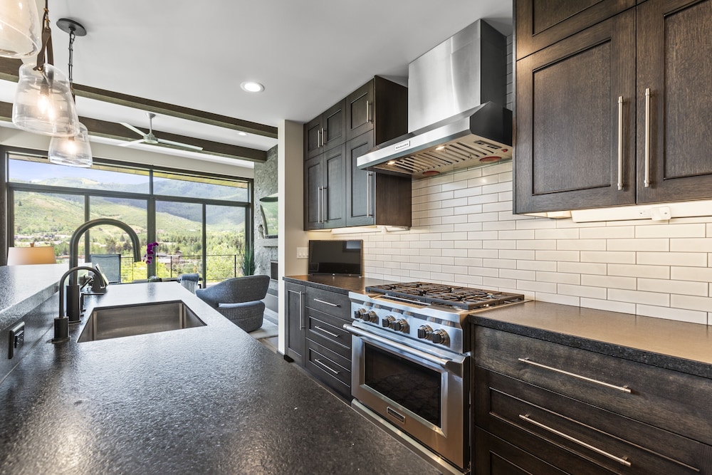 Nine Peaks 4 Bedroom Home