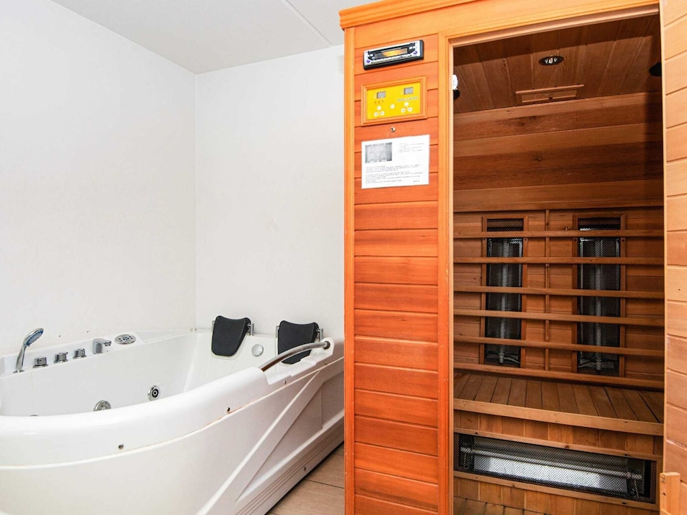 10 Person Holiday Home in Glesborg view 4