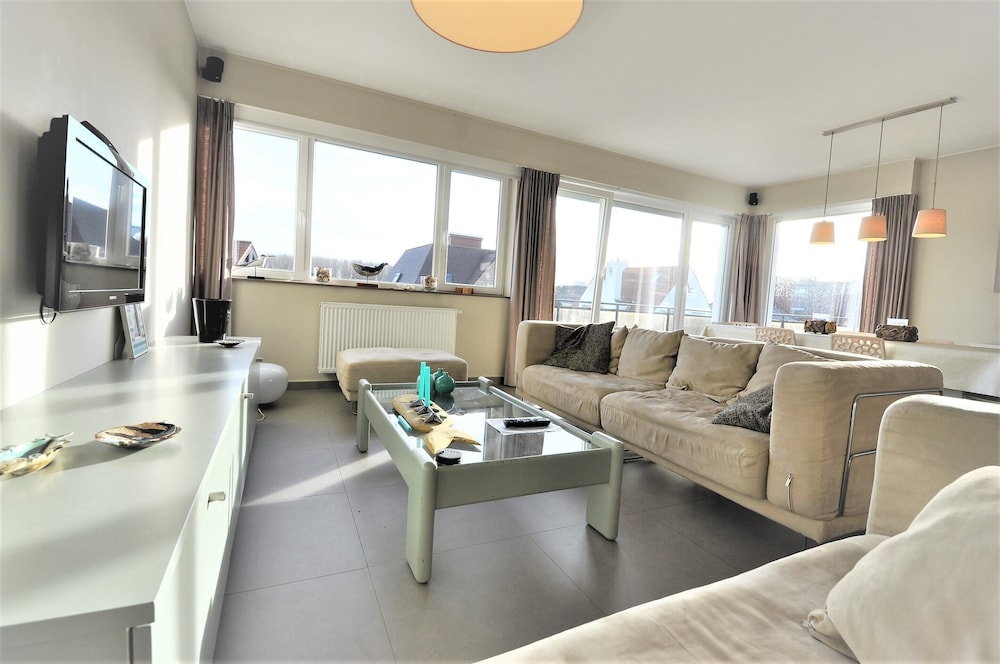 Apartment in Duinbergen Near the Beach