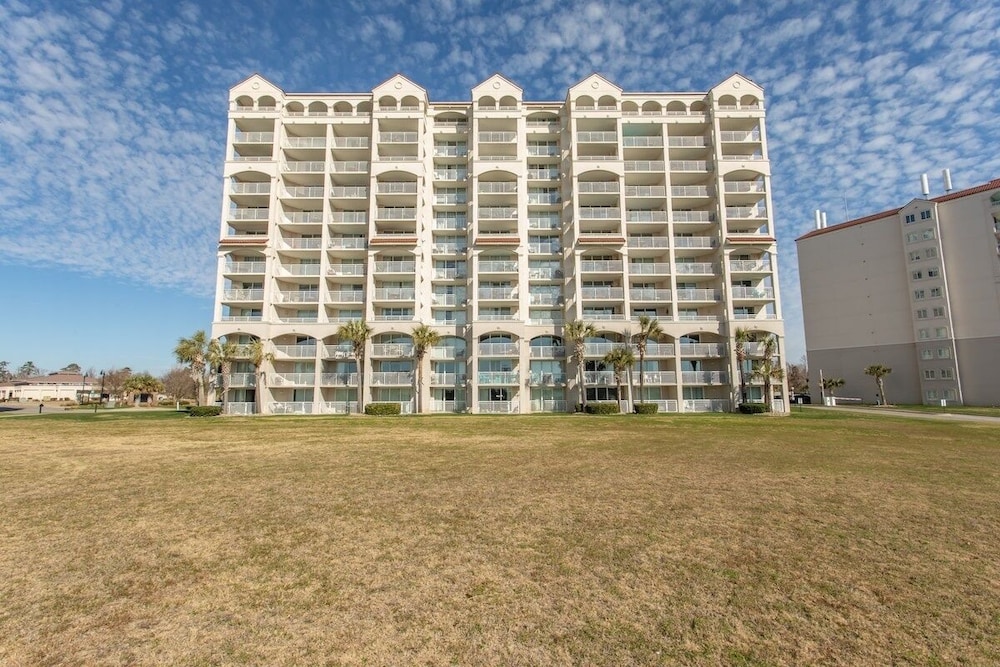 Yacht Club 1-1103 3 Bedroom Condo