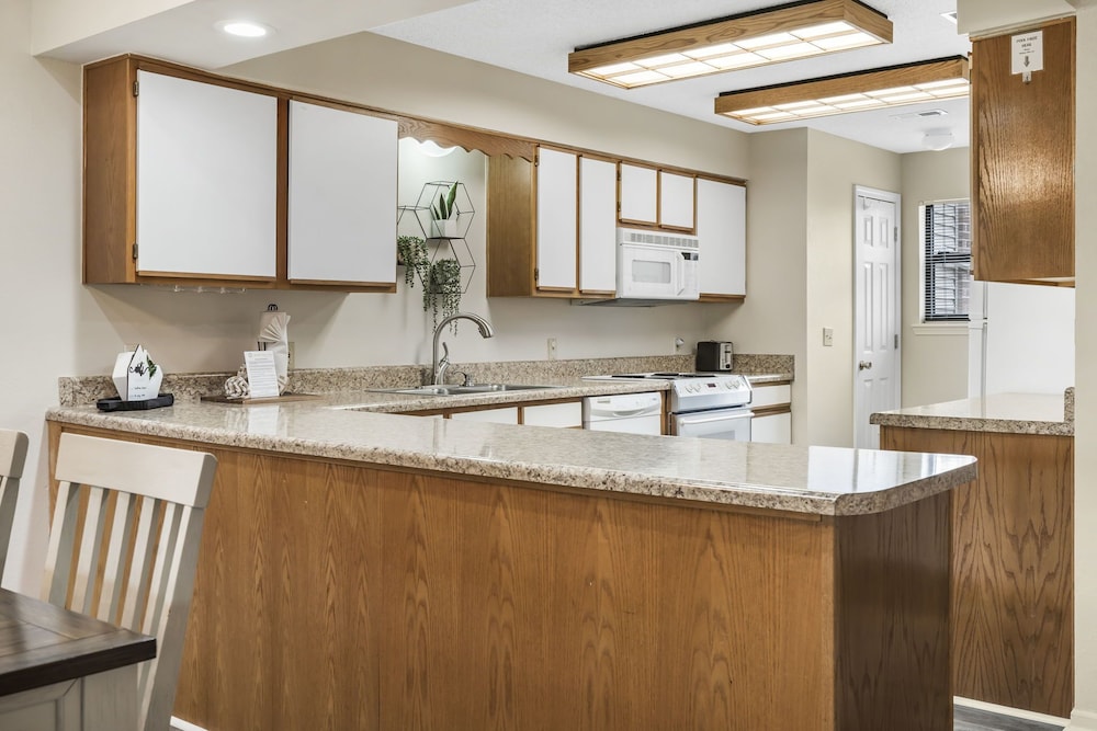 City View at the Foothills - Shared Amenities in the Heart of Branson view 3