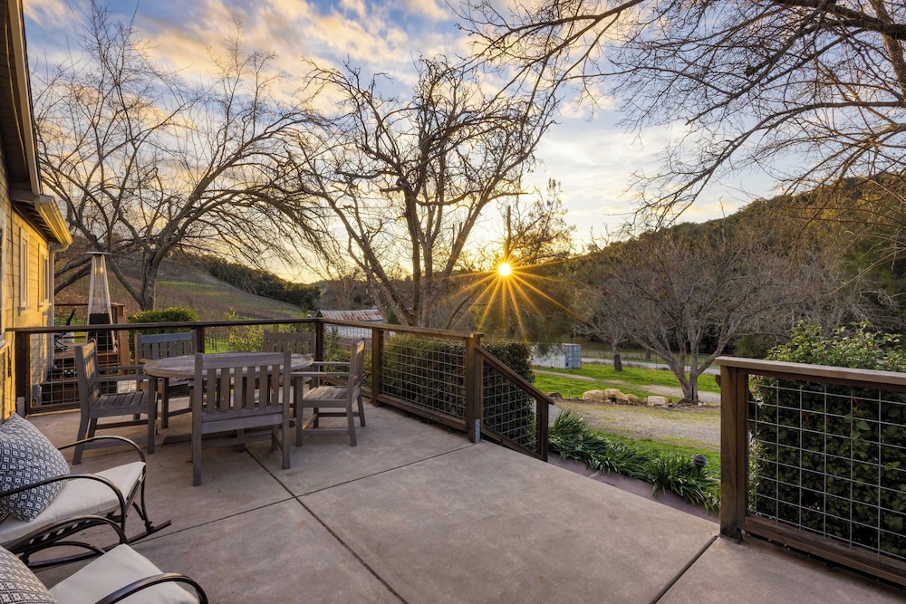 Luxury Wine Country Haven Vineyard Views Near Top Wineries Adelaida Farmhouse