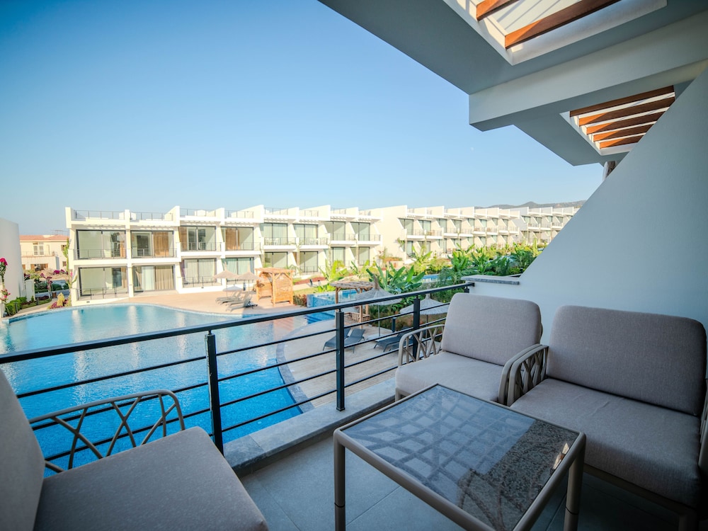 Superfresh Penthouse Studio Apartment With sea View