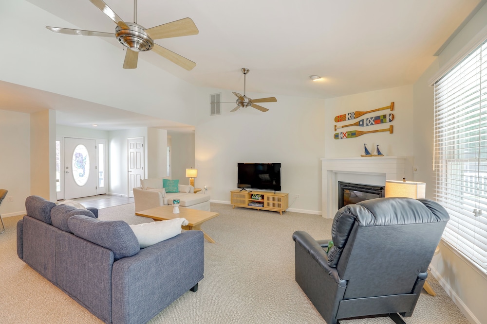 2 Mi to Bethany Beach: Home w/ Furnished Deck
