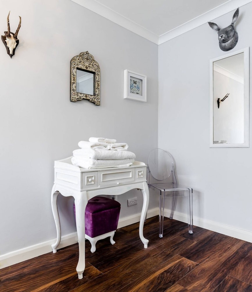 Lovely 2 Bedroom Apartment With Garden, South Bank Westminster