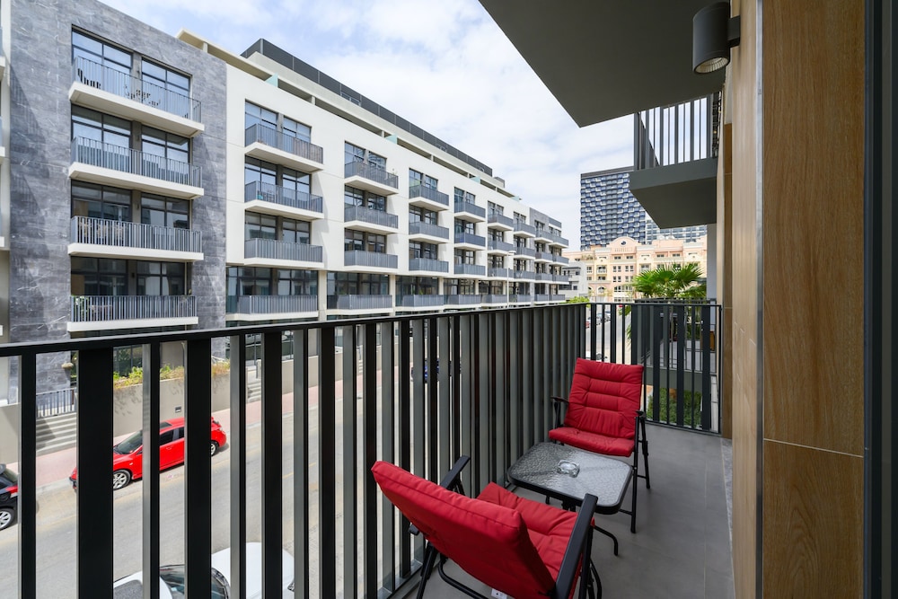 2 Beds in JVC-Belgravia Square