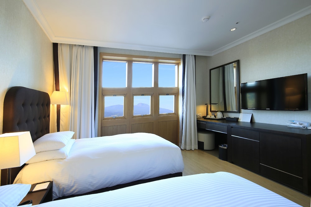 Booyoung Hotel & Resort