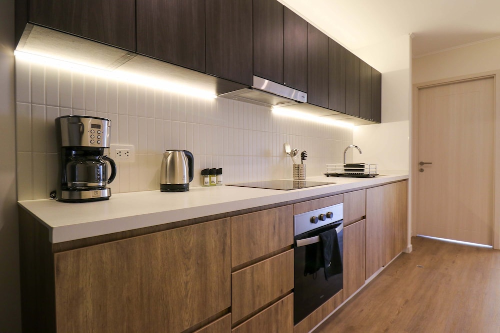 w Elegant 2BR w Balcony Near Larcomar
