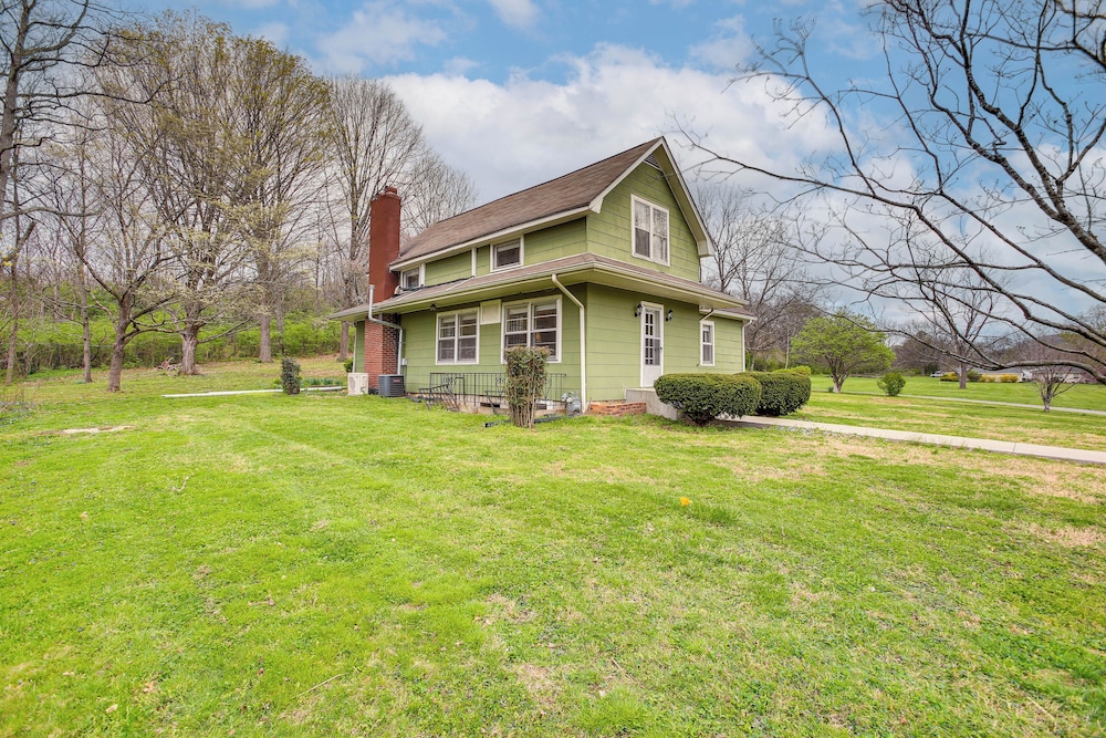 4 Mi to Dtwn: Goodlettsville Getaway w/ Yard