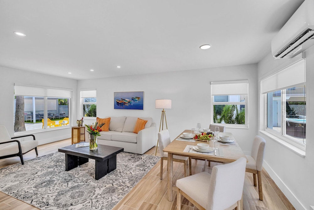 Beach Condo King Bed Lush Patio w BBQ Birch Key Five