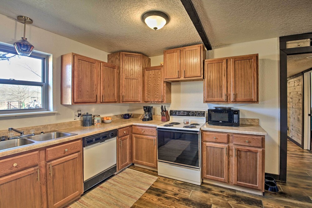 Secluded Boles Home Near River: Pets Welcome!