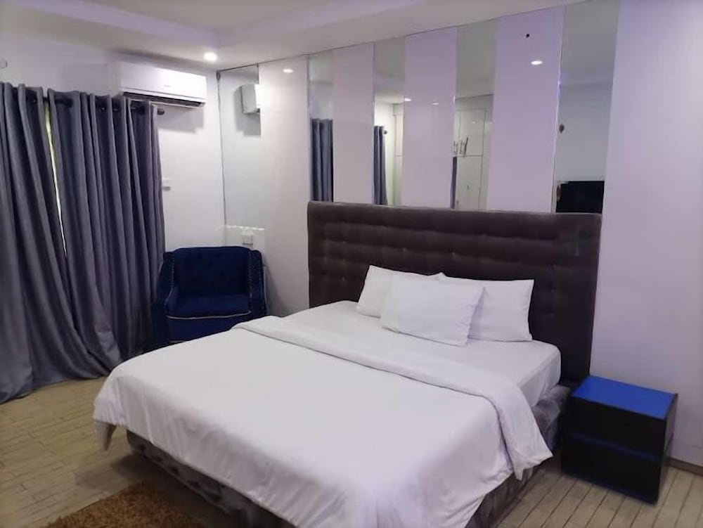 Pioneer Luxury Apartment
