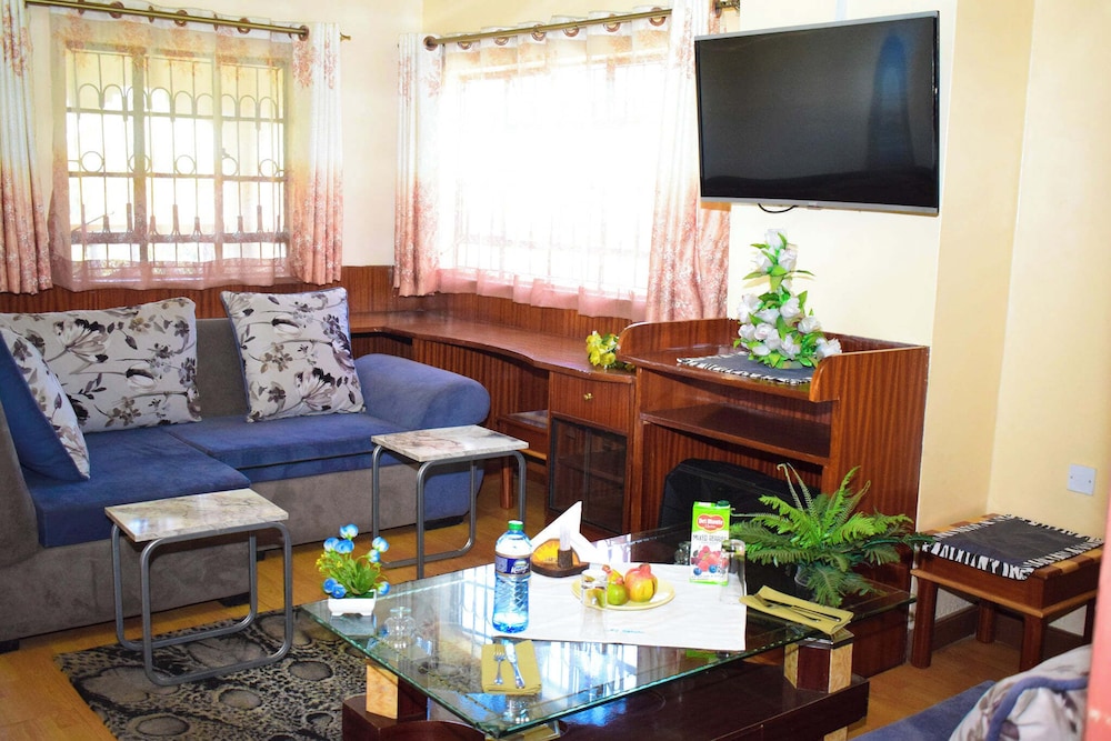 Leafy Park Villa
