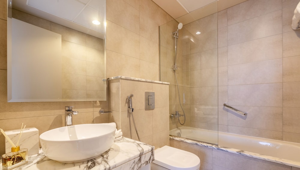 2BR Business Bay with top amenities