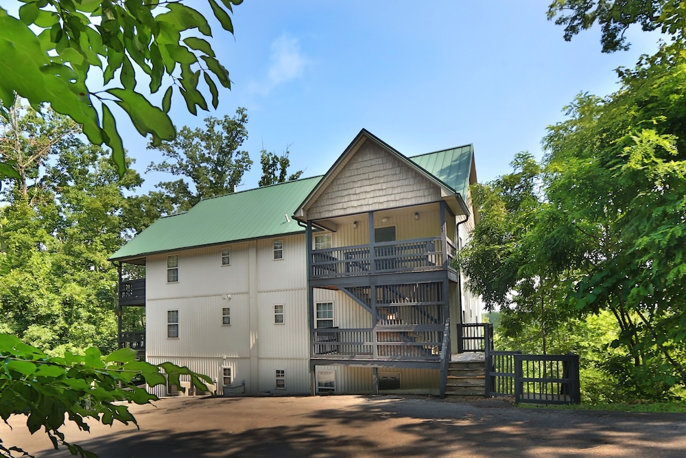 Hotel Pinnacle View 7b - Three Bedroom