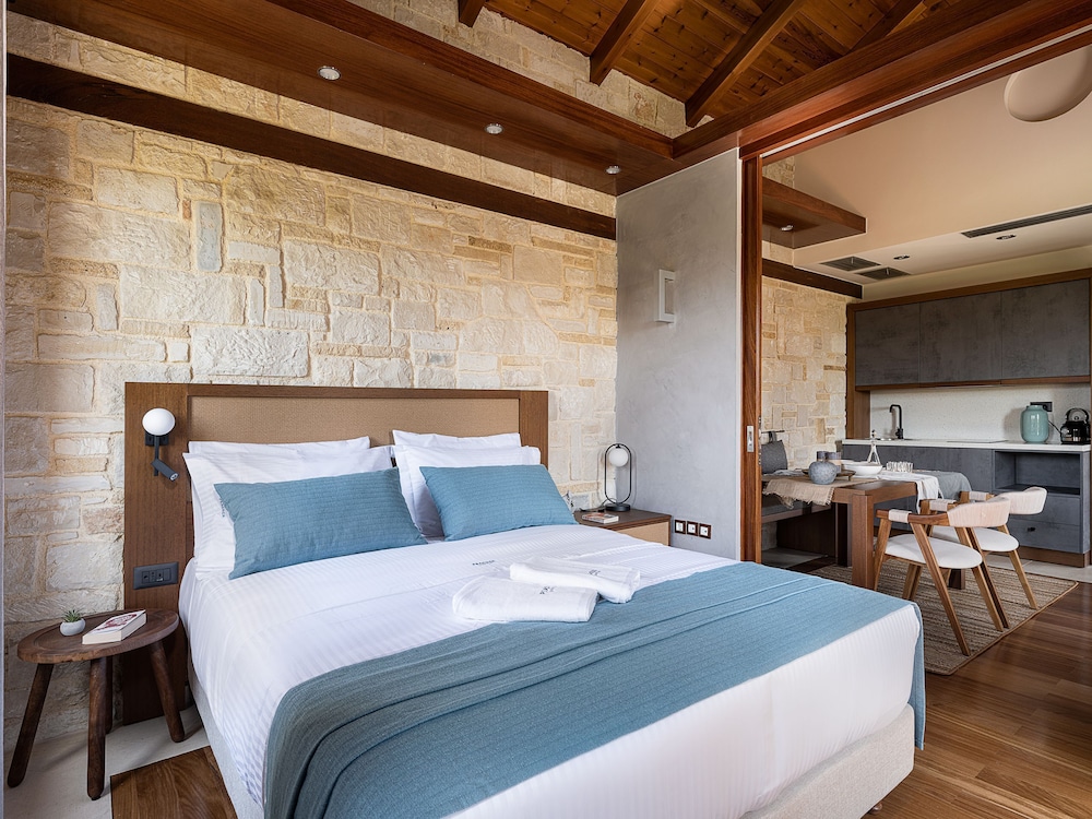 Villa Peacock with Spa Facilities view 3