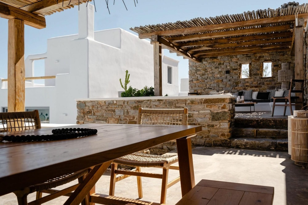 Villa Anamnesia by Anamnesia Collection