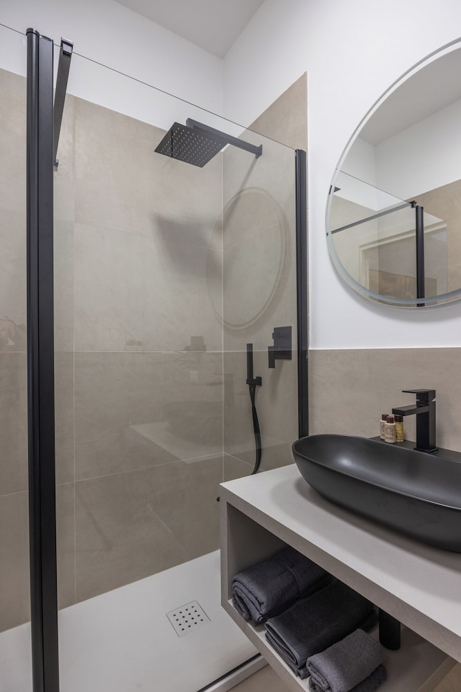 Luxury Station Suite