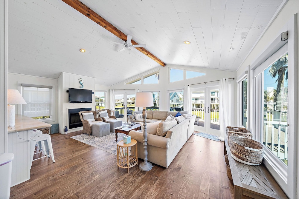 Coastal Cottage by Ryson Vacation Rentals