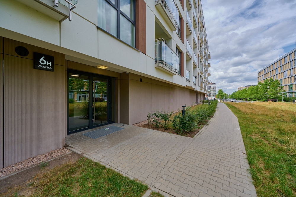 Lwowska by the Lake by Renters Prestige view 4