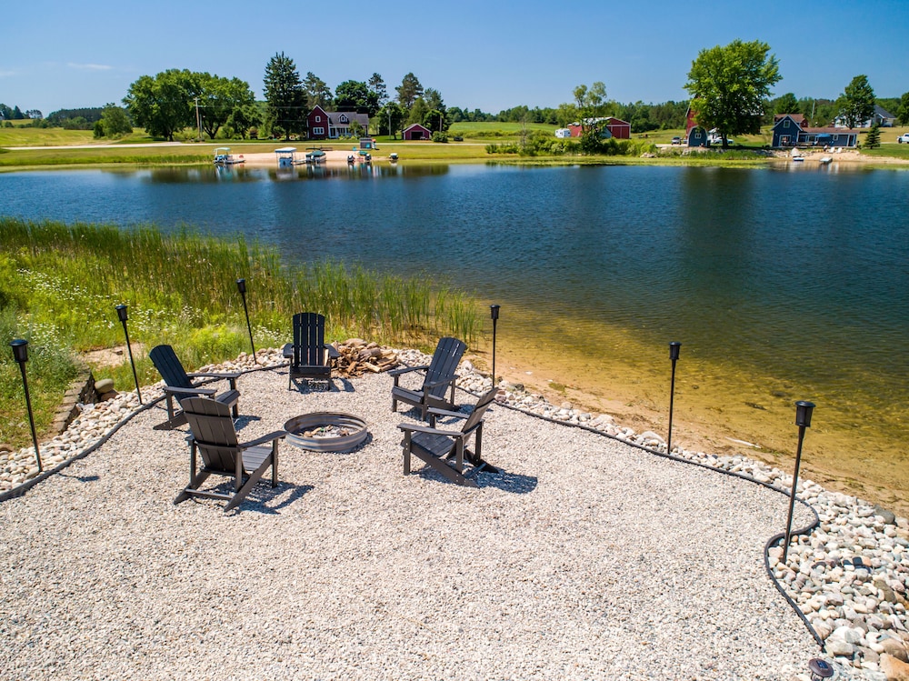 Cadillac Vacations - Stone Ledge Lake Getaway - Property Image 5