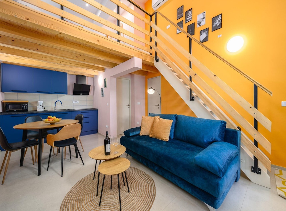 Modern Apartment Near the Beach